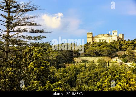 Is-Siggiewi, Malta. 23. März 2023. Der Verdala-Palast, der 1586 vom Architekten Girolamo Cassar entworfen wurde, beherbergt die Sommerresidenz des Präsidenten. Stockfoto