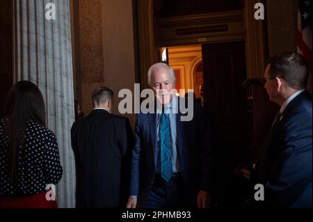 Washington, Usa. 28. März 2023. US-Senator John Cornyn (Republikaner von Texas) verlässt das Mittagessen des republikanischen Senats im US Capitol in Washington, DC, Dienstag, den 28. März 2023. Foto: Rod Lamkey/CNP/ABACAPRESS.COM Kredit: Abaca Press/Alamy Live News Stockfoto