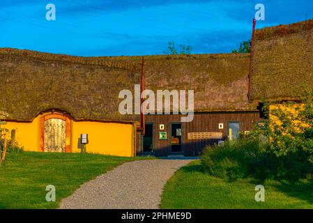 Rekonstruierte wikingerhäuser im Fyrkat wikingerzentrum in Dänemark. Stockfoto