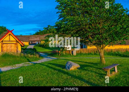 Rekonstruierte wikingerhäuser im Fyrkat wikingerzentrum in Dänemark. Stockfoto