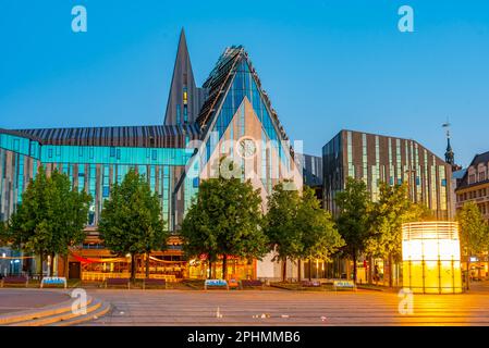 Sonnenaufgangsblick an der Universität Leipzig in Deutschland. Stockfoto