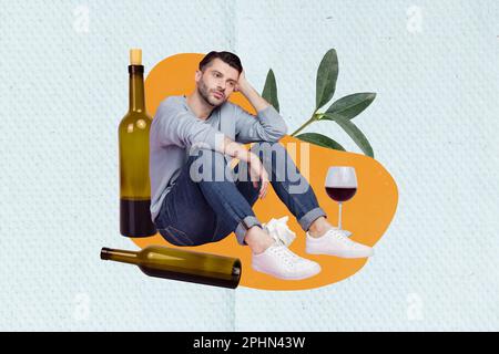 Kreative Vorlage Composite Collage Sketch Foto eines deprimierten, müden, erschöpften Mannes, der Wein trinkt, isolierter bemalter Hintergrund Stockfoto