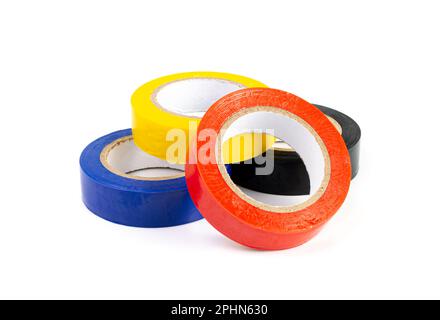 Blaues rotes Isolierband, Kunststoffrollen für Klebebänder, farbige Klebebänder auf weißem Hintergrund Stockfoto