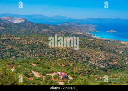 Panoramablick auf die Mirabello-Bucht auf der griechischen Insel Kreta. Stockfoto