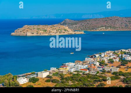 Panoramablick über die Insel Spinalonga auf Kreta, Griechenland. Stockfoto