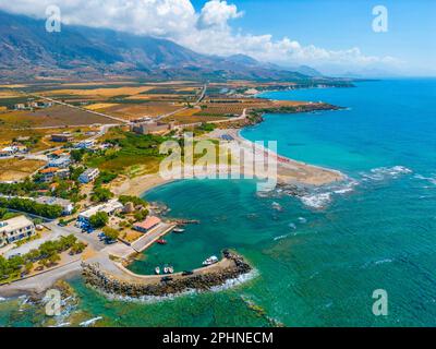 Panoramablick auf Frangokastello Beach auf der griechischen Insel Kreta. Stockfoto