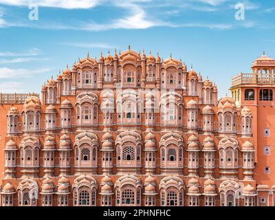 Historisches Wahrzeichen Hawa Mahal alias Palace of the Winds in Jaipur, Rajasthan, Indien. Stockfoto