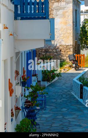 Farbenfrohe Straßen der Stadt Mandraki auf der griechischen Insel Nisyros. Stockfoto