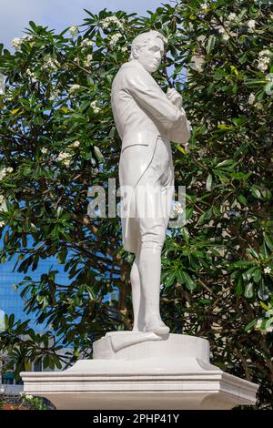 Statue von Sir Thomas Stamford Raffles, Empress Place, Singapur Stockfoto