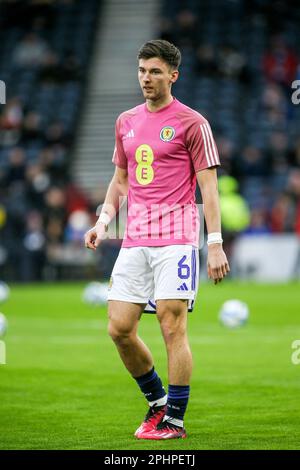 Kieran Tierney spielt Mittelfeldspieler, Left Back oder Center Back für Arsenal und spielt im Hampden Park, Glasgow, Schottland in Th gegen spanien Stockfoto