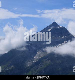 Oldehore im Sommer. Berg in der Nähe von Gstaad, Schweiz. Stockfoto