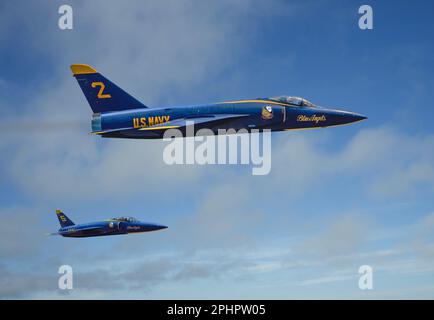 Blue Angels Grumman F-11 Tiger Ausstellungsteam Stockfoto