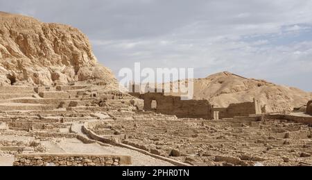 Deir el-Medina, Arbeiter Dorf in der Nähe von Tal der Könige, Westufer des Nil, Luxor, Ägypten Stockfoto