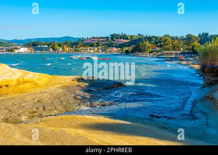 Sandsteinklippen in der Nähe von Sidari in Korfu, Griechenland. Stockfoto