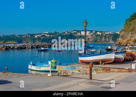 Marina di Corricella auf der italienischen Insel Procida. Stockfoto