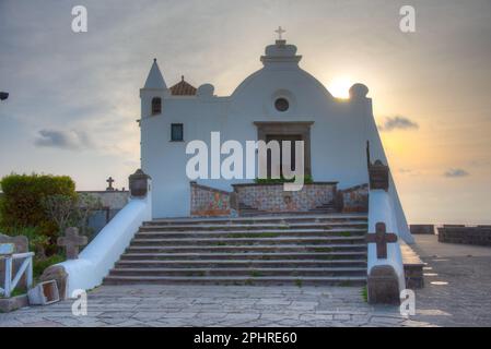 Chiesa del Soccorso in der Stadt Forio auf der Insel Ischia, Italien. Stockfoto