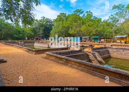 Kuttam-Pokuna-Doppelteich in Annuradhapura in Sri Lanka. Stockfoto