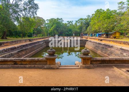 Kuttam-Pokuna-Doppelteich in Annuradhapura in Sri Lanka. Stockfoto