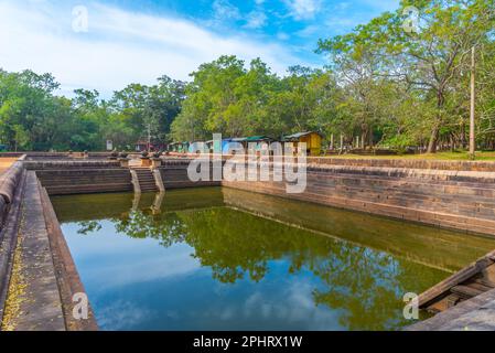 Kuttam-Pokuna-Doppelteich in Annuradhapura in Sri Lanka. Stockfoto