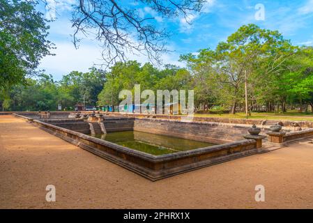 Kuttam-Pokuna-Doppelteich in Annuradhapura in Sri Lanka. Stockfoto