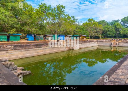 Kuttam-Pokuna-Doppelteich in Annuradhapura in Sri Lanka. Stockfoto