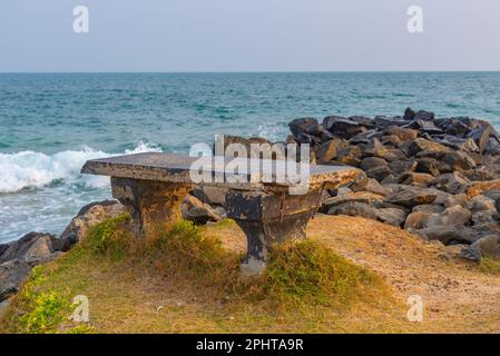 Sonnenuntergang über Marakolliya Beach in Sri Lanka. Stockfoto