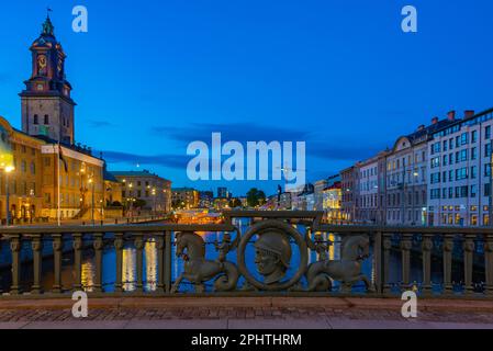 Großer Hafenkanal (stora hamnkanalen) von einer Brücke in der schwedischen Stadt Göteborg aus gesehen. Stockfoto