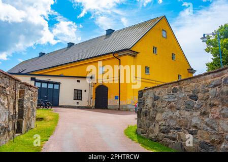 Traditionelle Hafengebäude in Karlskrona, Schweden. Stockfoto