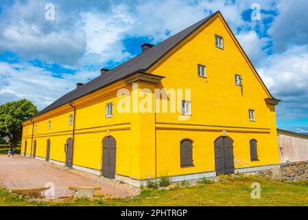 Traditionelle Hafengebäude in Karlskrona, Schweden. Stockfoto