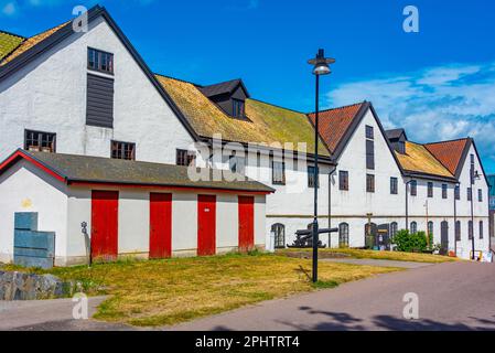 Traditionelle Hafengebäude in Karlskrona, Schweden. Stockfoto