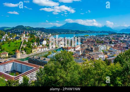 Panoramablick auf Luzern vom Guetsch-Palast. Stockfoto