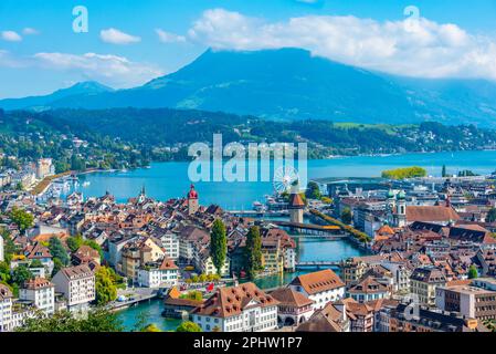 Panoramablick auf Luzern vom Guetsch-Palast. Stockfoto