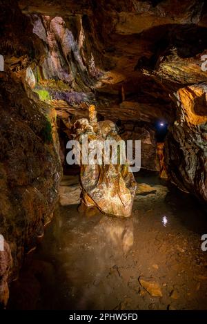 Die natürliche Landschaft von St. Beatushöhlen in der Schweiz. Stockfoto