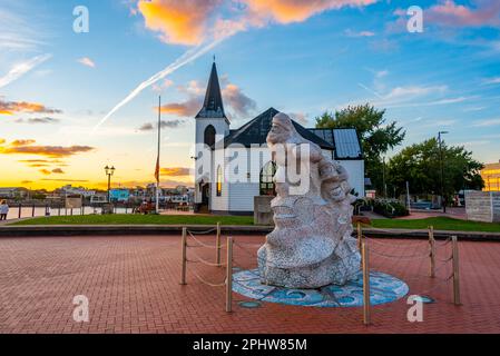 Sonnenuntergang im Norwegian Church Arts Centre in der walisischen Hauptstadt Cardiff. Stockfoto