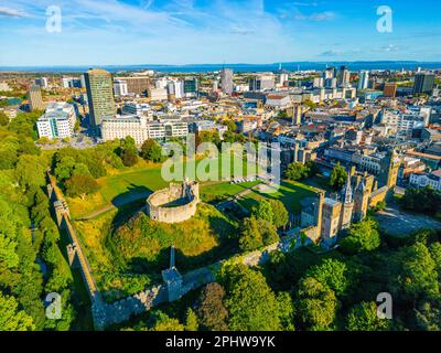 Panoramablick auf Cardiff Castle in Wales. Stockfoto