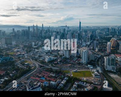 Luftaufnahme Kuala Lumpur von Titiwangsa am Morgen Stockfoto