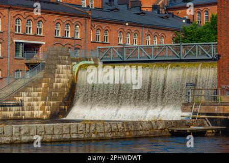 Die Tammerkoski-Fälle in Tampere, Finnland. Stockfoto