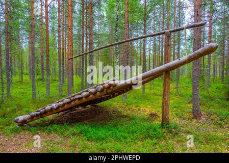 Jagdfallen im Kierikki Stone Age Centre in Finnland. Stockfoto