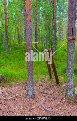 Jagdfallen im Kierikki Stone Age Centre in Finnland. Stockfoto