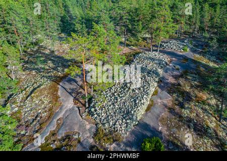 Sammallahdenmäki aus der Vogelperspektive, eine Grabstätte aus der Bronzezeit in Finnland in der Nähe von Rauma Stockfoto