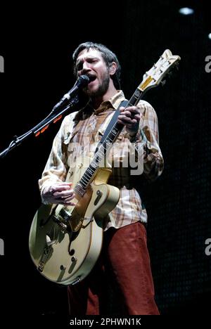 Gitarrist John Frusciante von der US-amerikanischen Multi-Platin-Rockgruppe Red Hot Chilli Peppers tritt in einem vollgepackten Haus in der Acer Arena im Sydney Olympic Park auf. Sydney, Australien. 16.04.2007. Stockfoto
