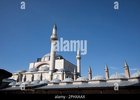 Mevlana Museum, auch bekannt als Grünes Mausoleum oder Grüner Dom Stockfoto