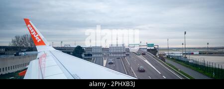 Flughafen Charles de Gaulle, Frankreich: Januar 2023: Blick auf den Easy Wing auf dem Flug von charles de gaulle Stockfoto