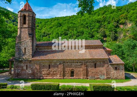 Kirche in Sant Joan les Fonts in Spanien. Stockfoto