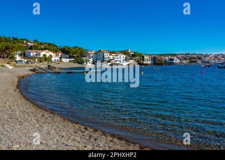 Panoramablick auf das spanische Dorf Cadaques. Stockfoto