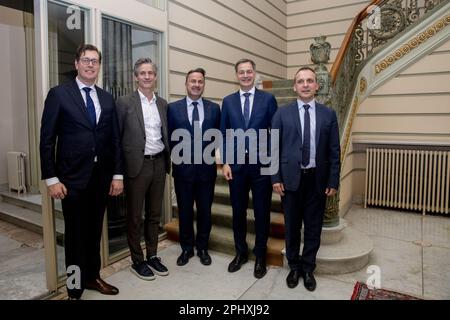 Brüssel, Belgien. 29. März 2023. Ein nicht identifizierter Mann, Proximus CEO Guillaume Boutin, Premierminister von Luxemburg Xavier Bettel, Premierminister Alexander De Croo und LuxConnect CEO Paul Konsbruck, posieren für den Fotografen auf dem Gaichel-Gipfel, einem diplomatischen Treffen zwischen Belgien und dem Großherzogtum Luxemburg am Mittwoch, den 29. März 2023 in Brüssel. BELGA FOTO HATIM KAGHAT Kredit: Belga News Agency/Alamy Live News Stockfoto