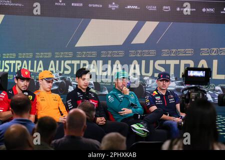 Melbourne, Australien. 30. März 2023. Charles Leclerc von Monaco und Scuderia Ferrari, Oscar Piastri von Australien und McLaren Formula 1 Team, Zhou Guanyu von China und Alfa Romeo F1 Team Stake, Fernando Alonso aus Spanien und Aston Martin Aramco Cognizant Formula One Team und Max Verstappen aus den Niederlanden und Oracle Red Bull Racing in der Pressekonferenz im Vorfeld des Formel 1 Grand Prix in Australien auf dem Albert Park Circuit in Melbourne. Kredit: SOPA Images Limited/Alamy Live News Stockfoto