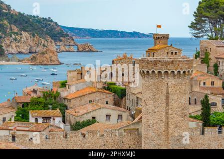 Burg Muralles de Tossa de Mar in Spanien. Stockfoto