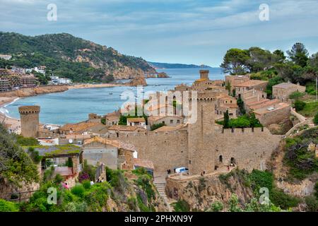 Burg Muralles de Tossa de Mar in Spanien. Stockfoto