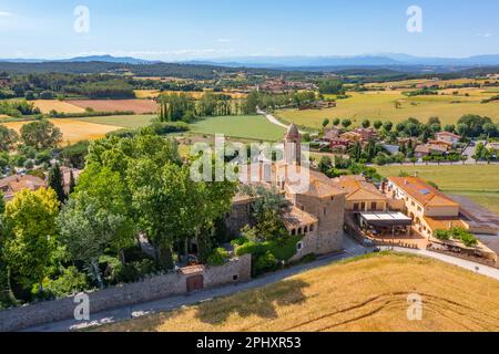 Luftaufnahme der spanischen Stadt Pubol. Stockfoto